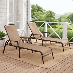 Chaise Lounges: Elegant Chaise Lounge Retreats